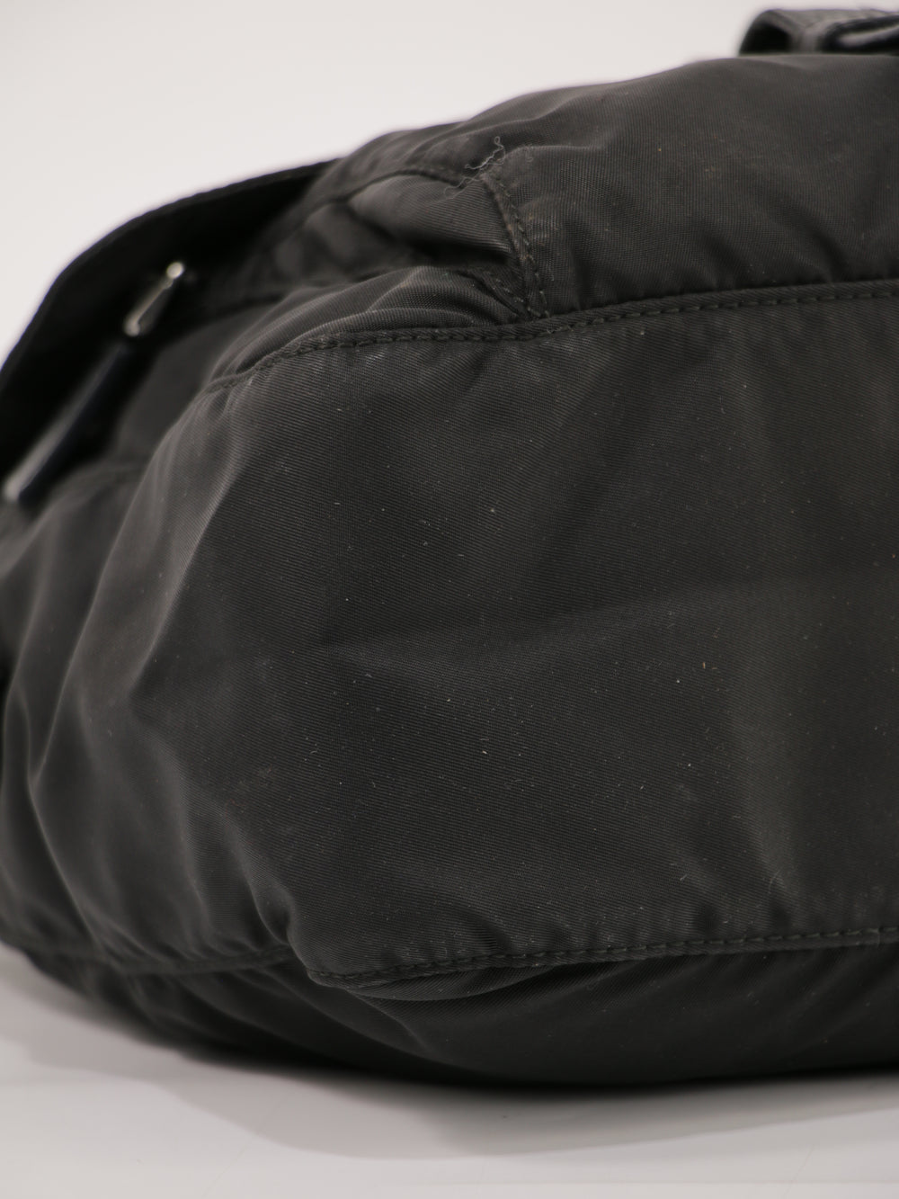 Single Buckle Messenger