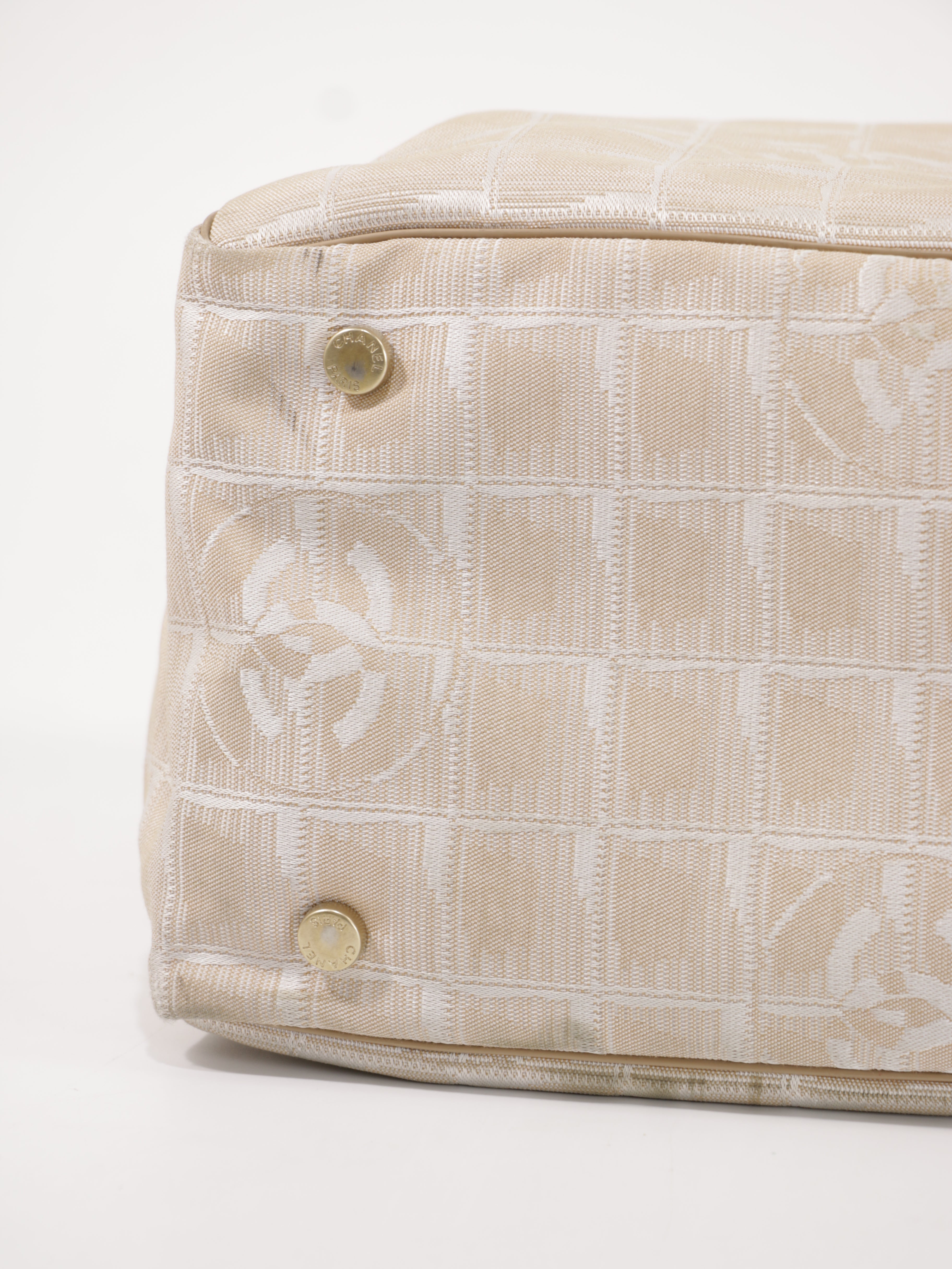 Medium New Travel Line Tote