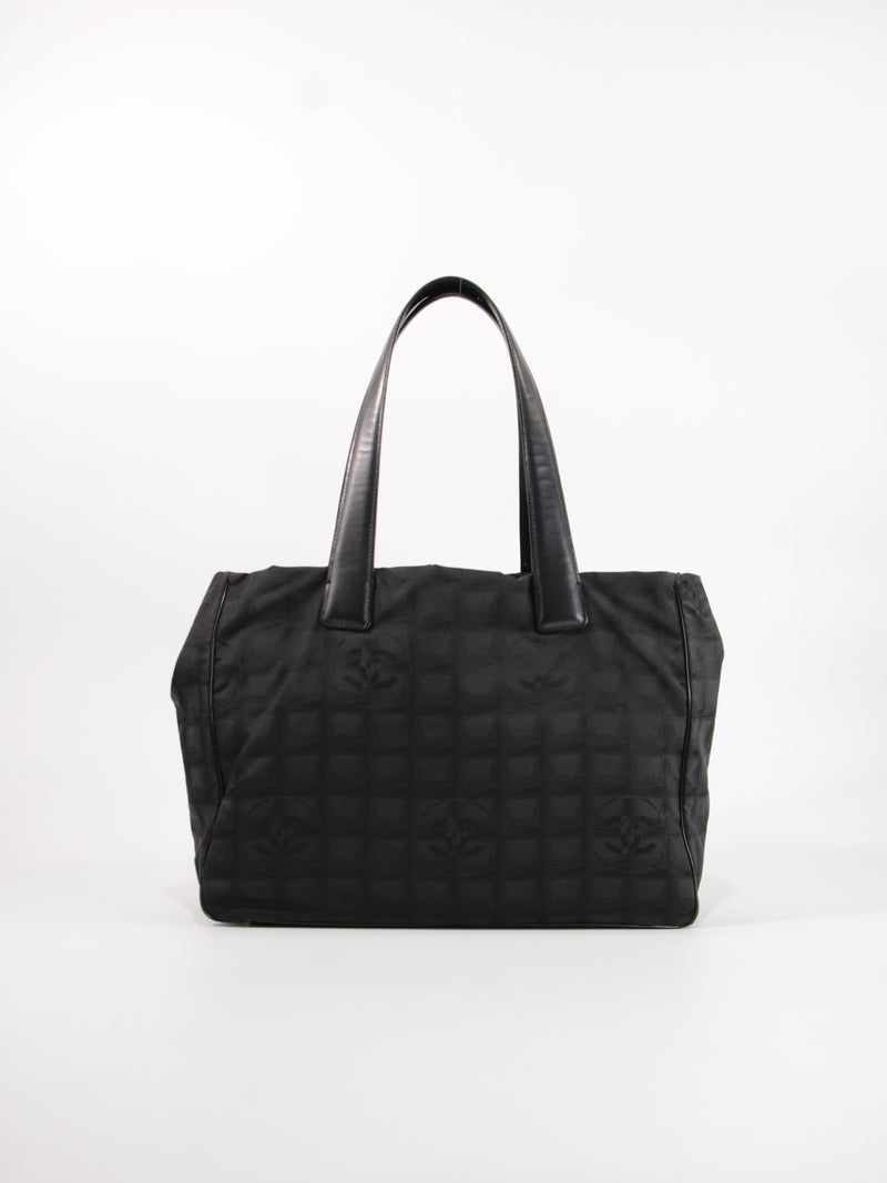 CHANEL - MEDIUM NEW TRAVEL LINE TOTE