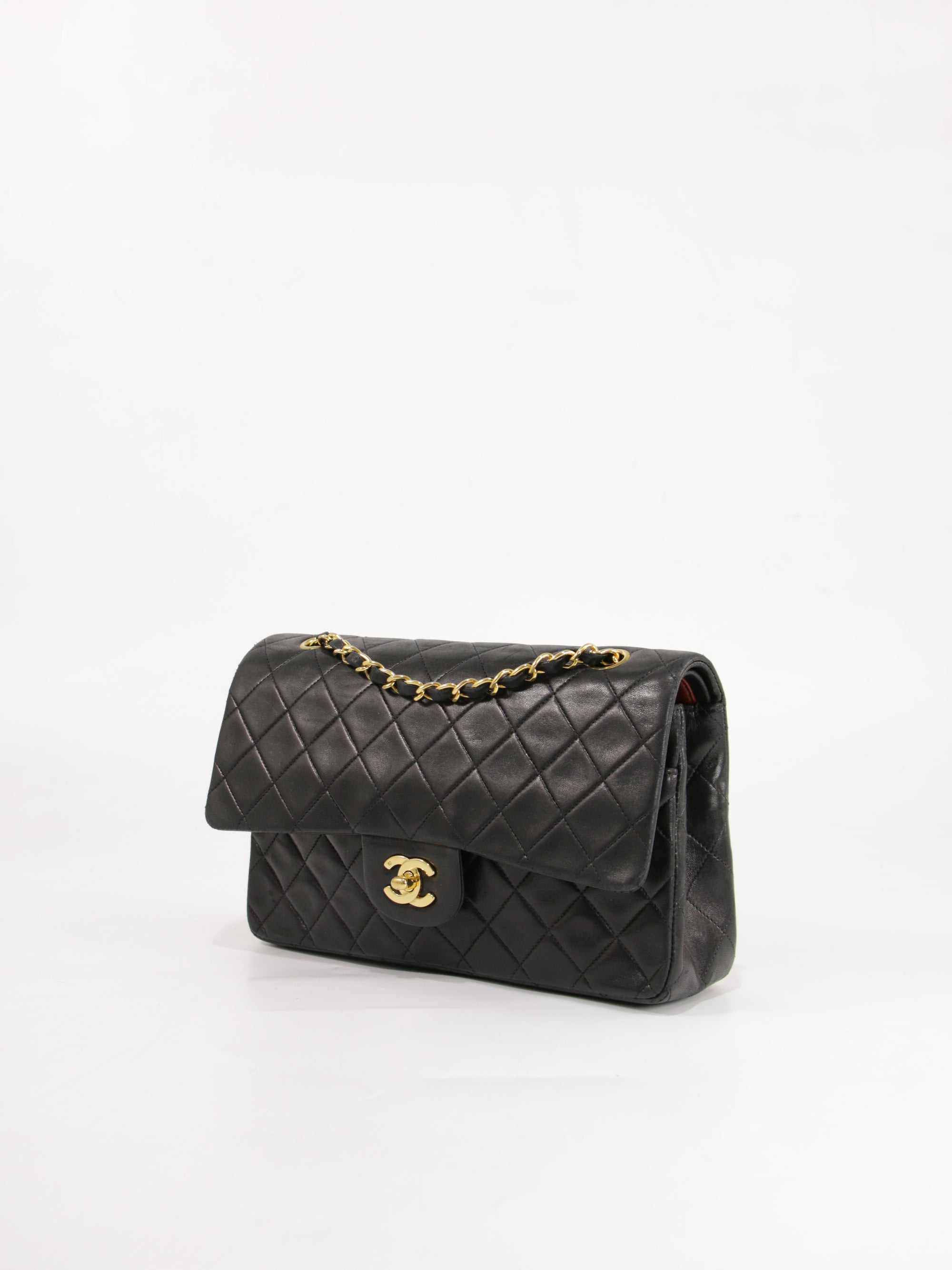 Medium Classic Flap
