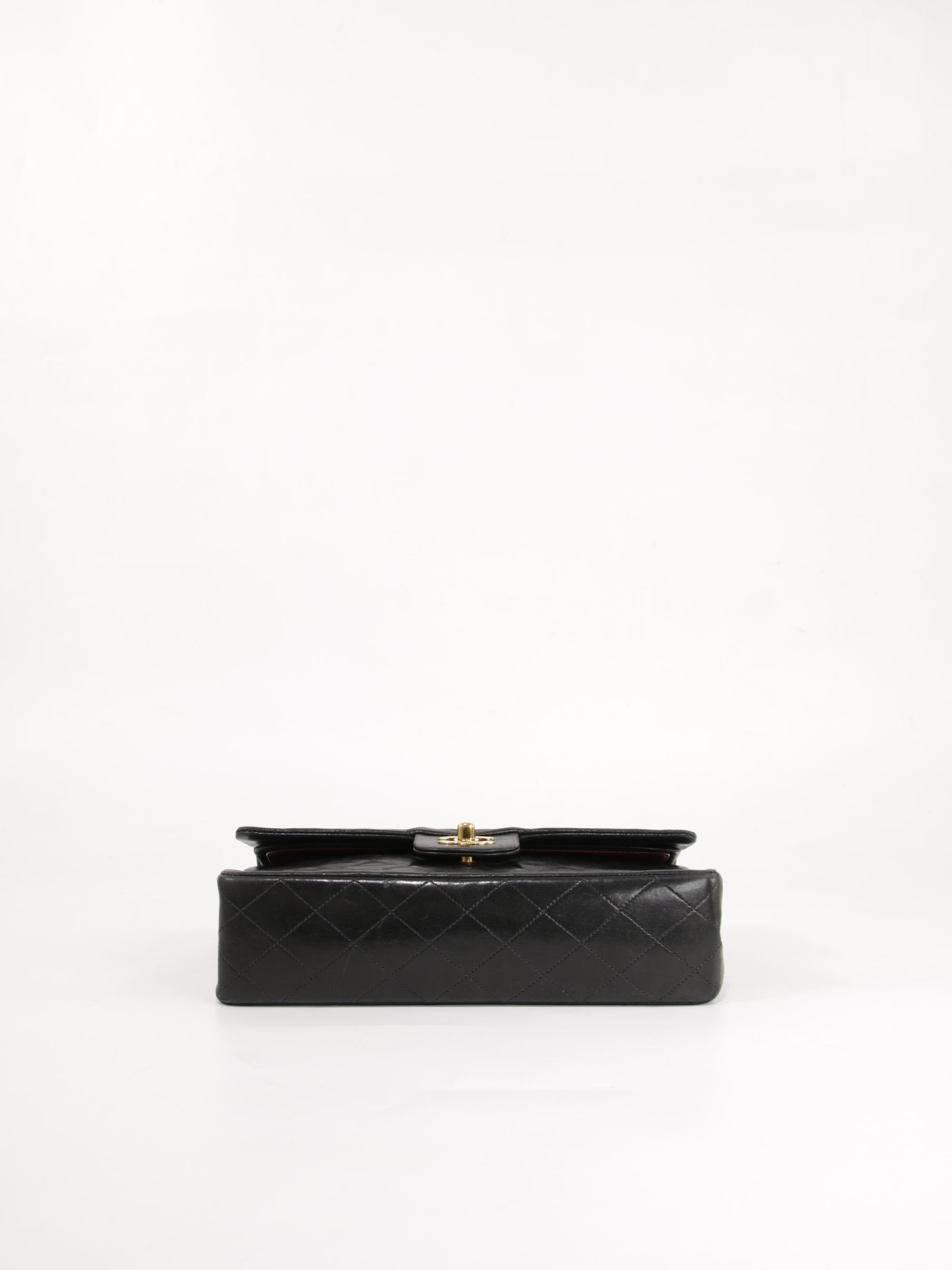 Medium Classic Flap