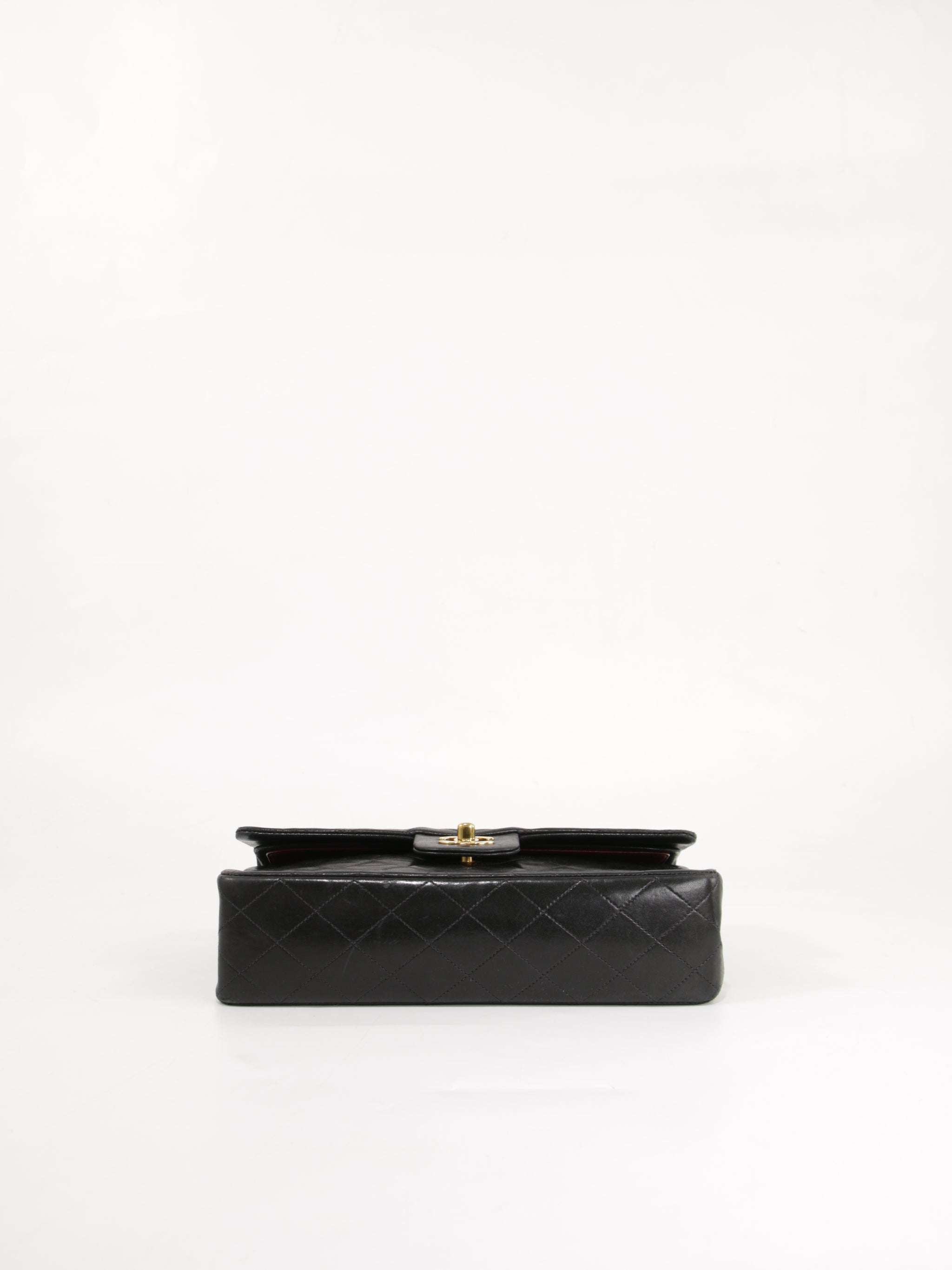 Medium Classic Flap