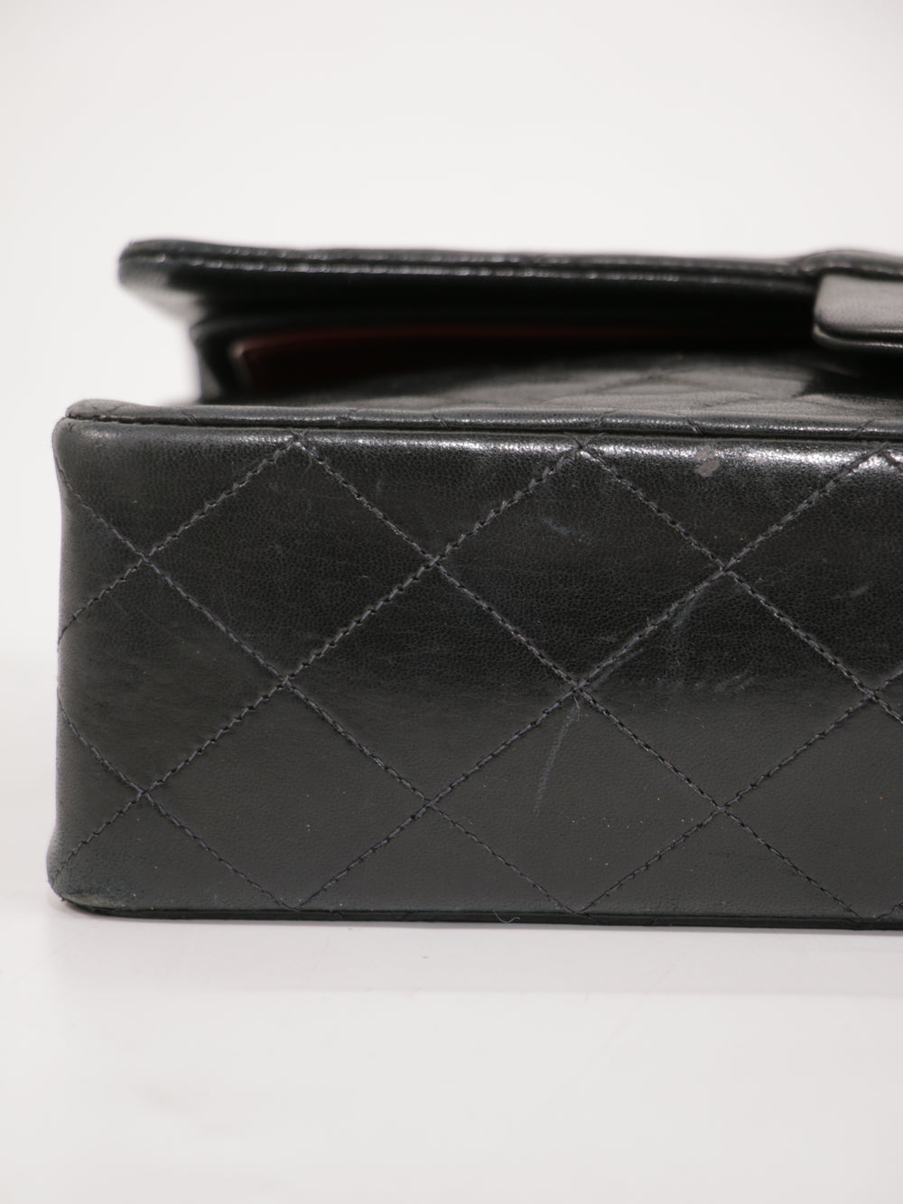 Medium Classic Flap