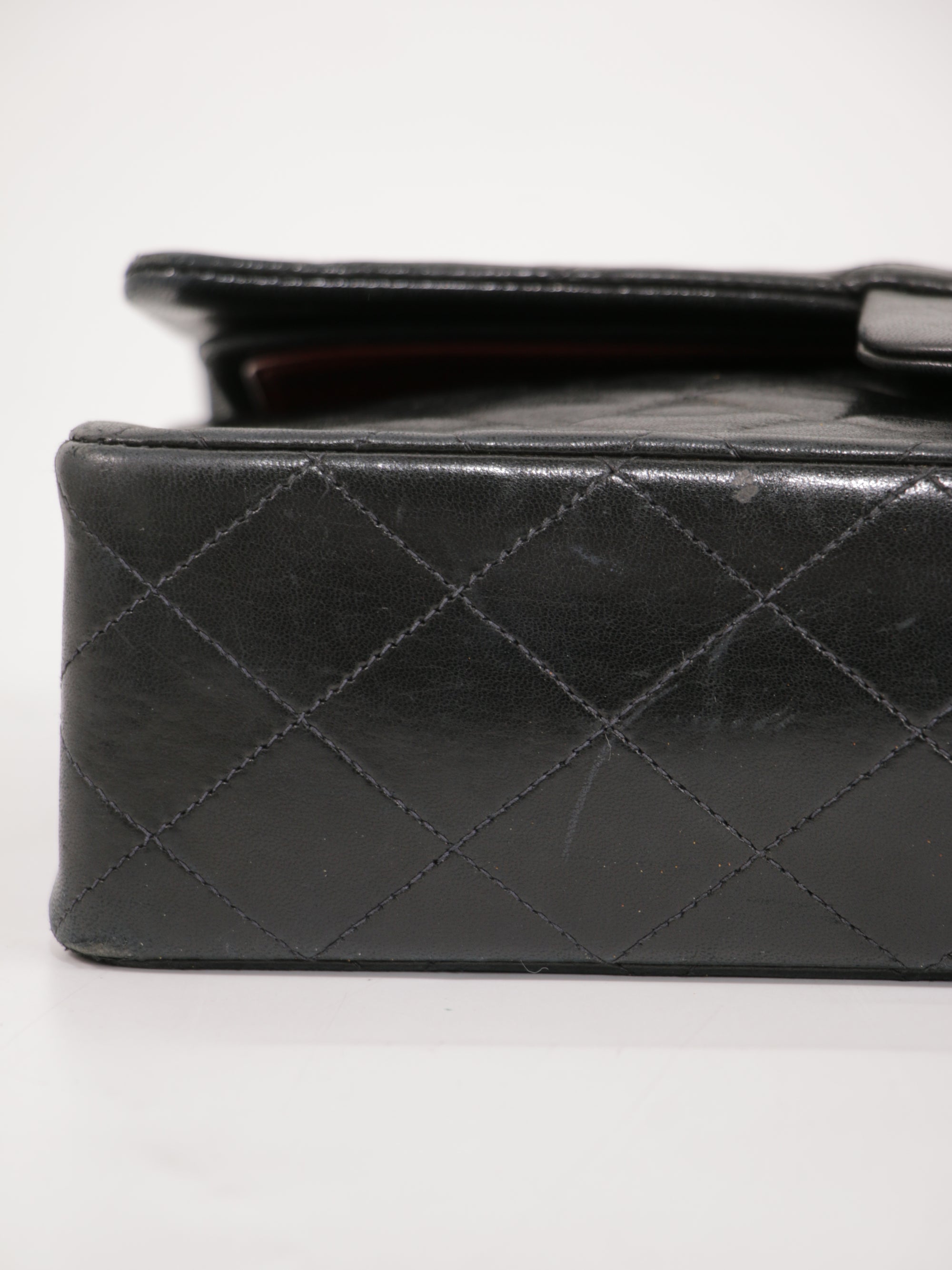 Medium Classic Flap