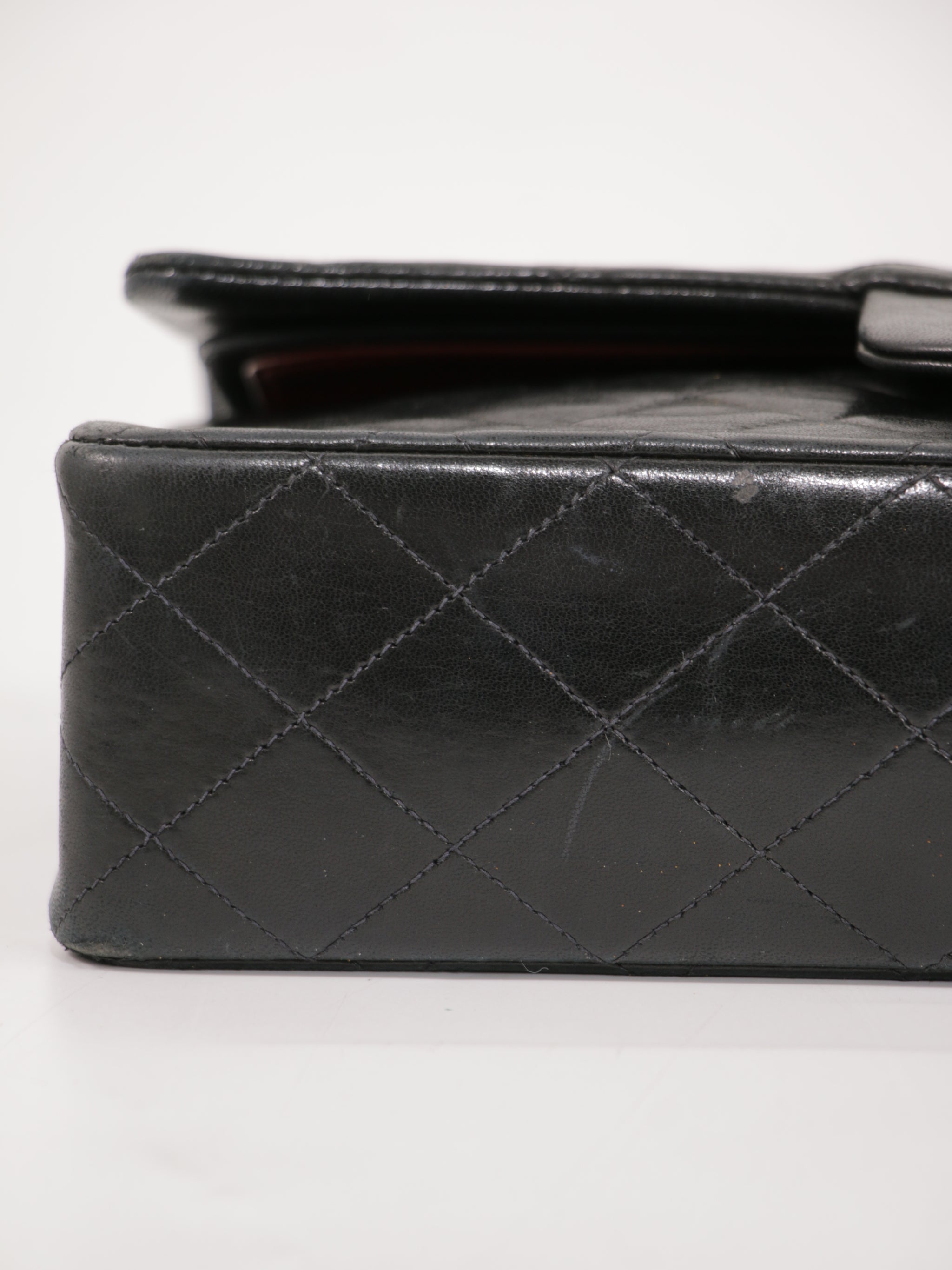 Medium Classic Flap