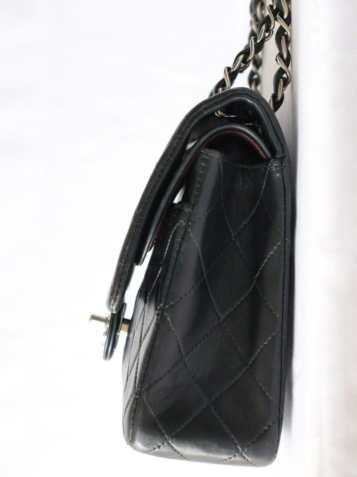 Medium Classic Flap