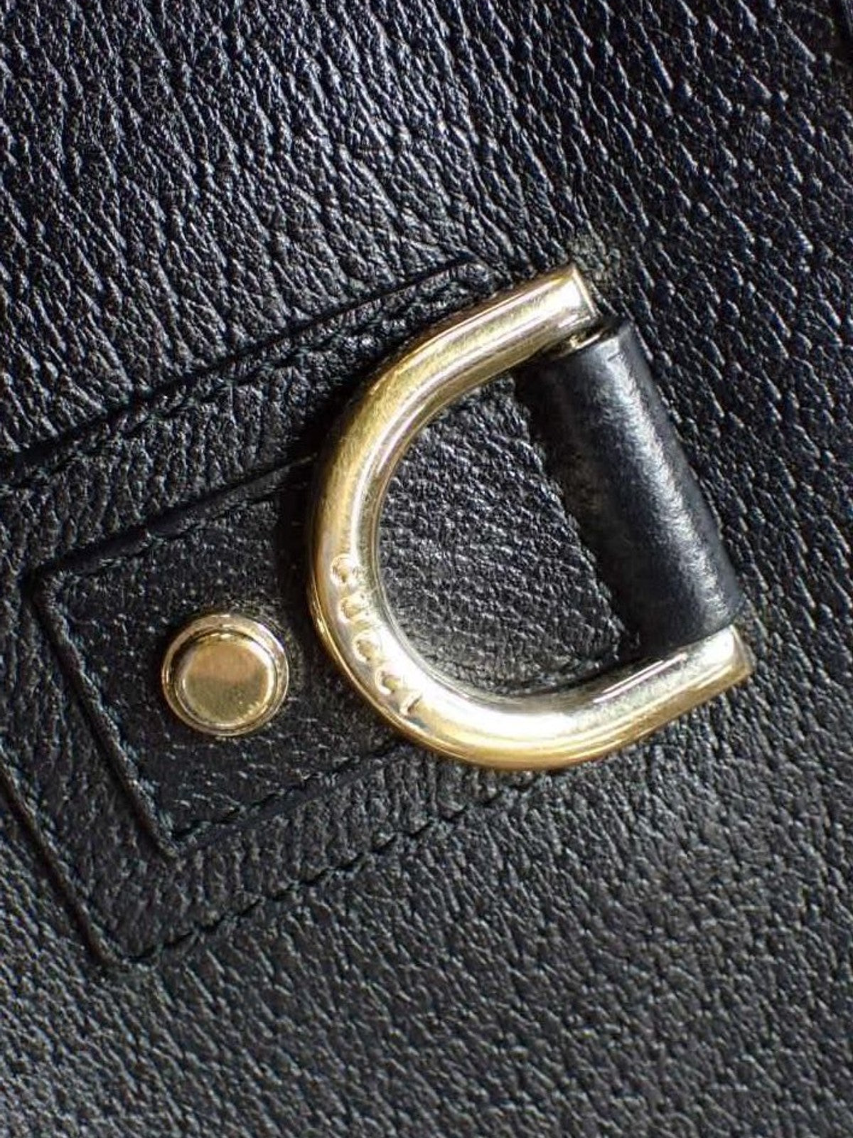 Abbey D-Ring Pochette