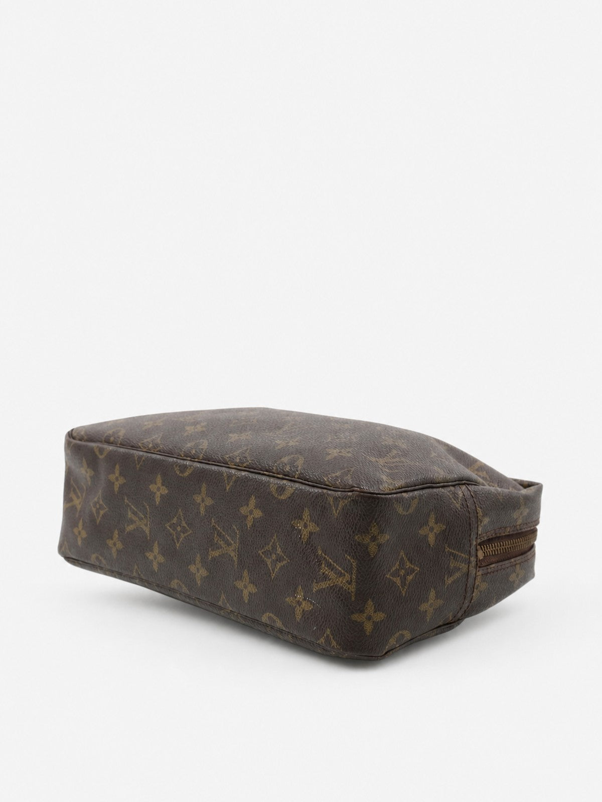 Cosmetic pouch