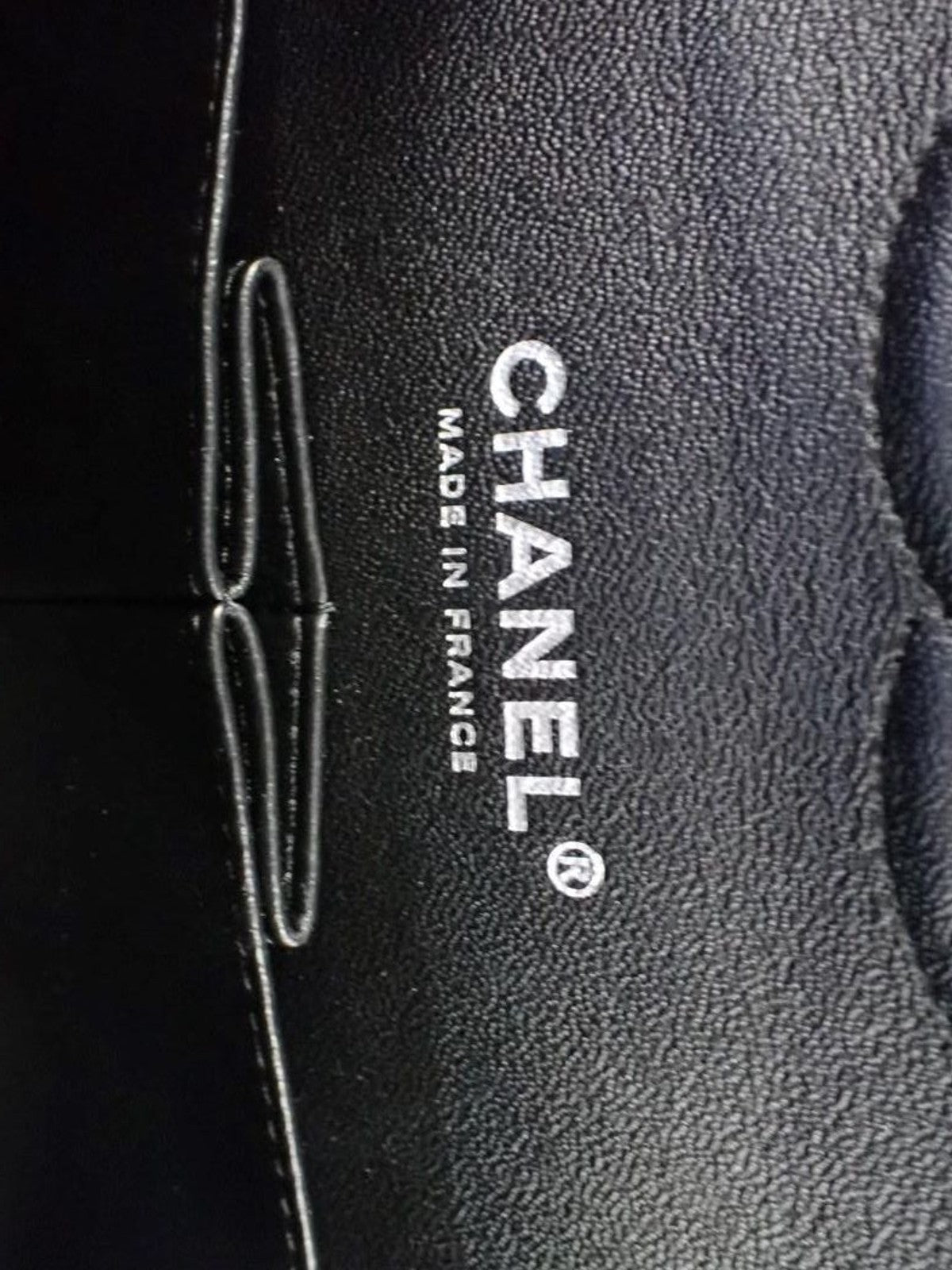 Medium Classic Flap