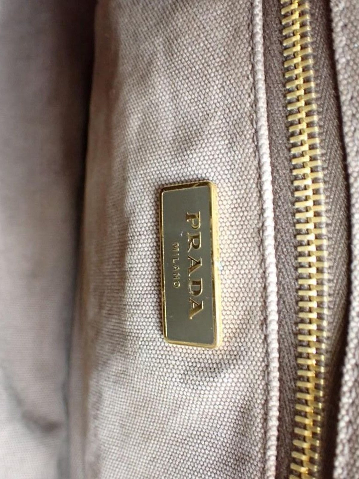 Prada Medium Canapa