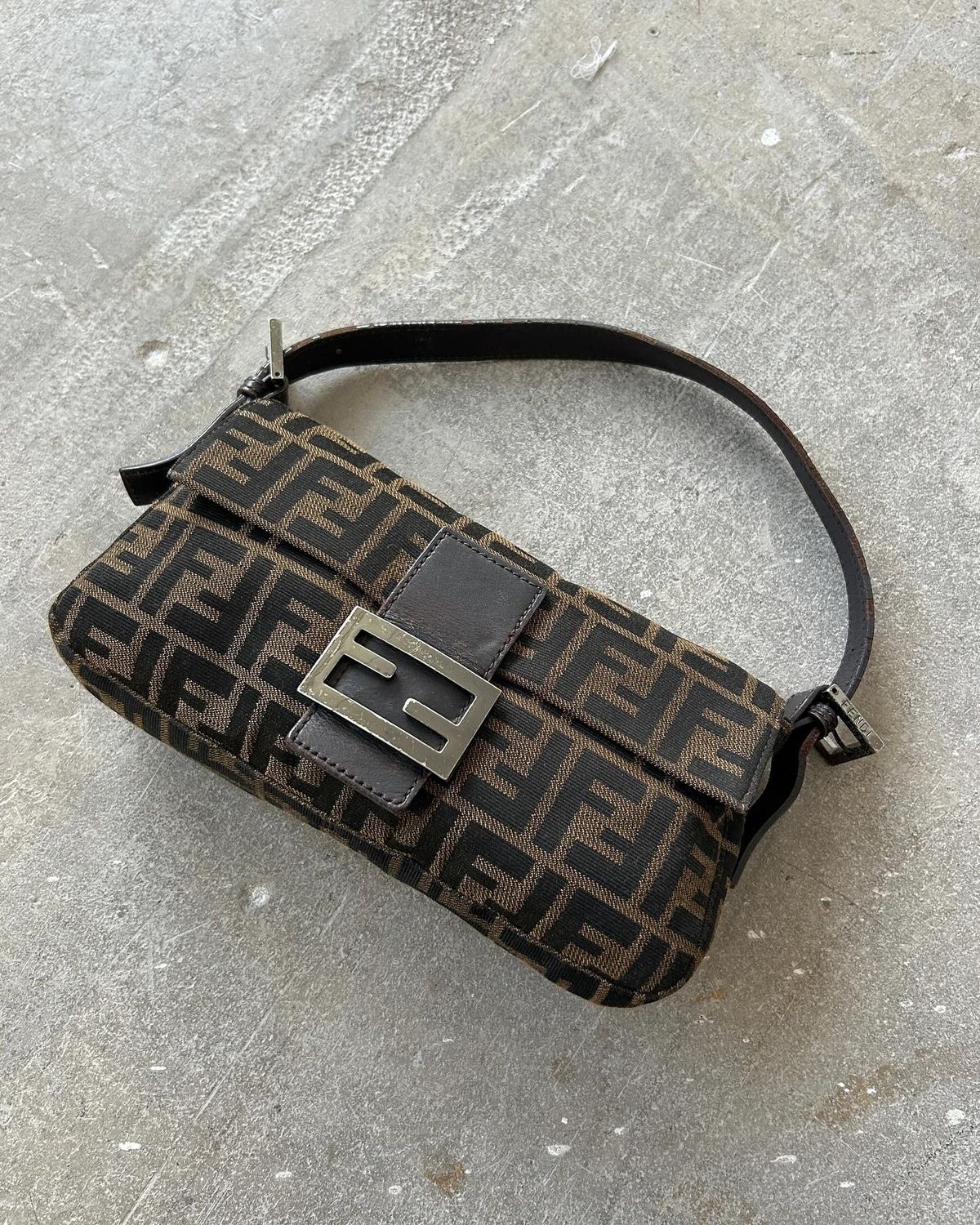 CARTEIRAS FENDI BAGUETTE
