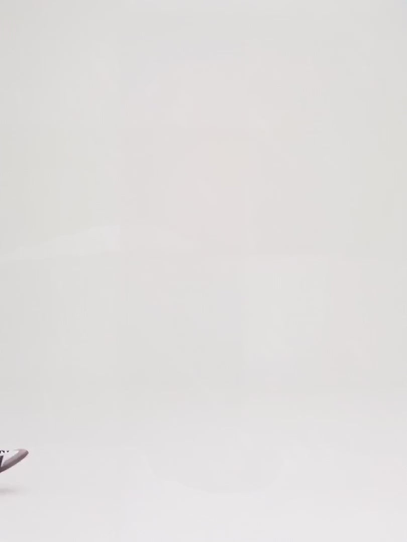 Carregar vídeo: Louis Vuitton Reporter
